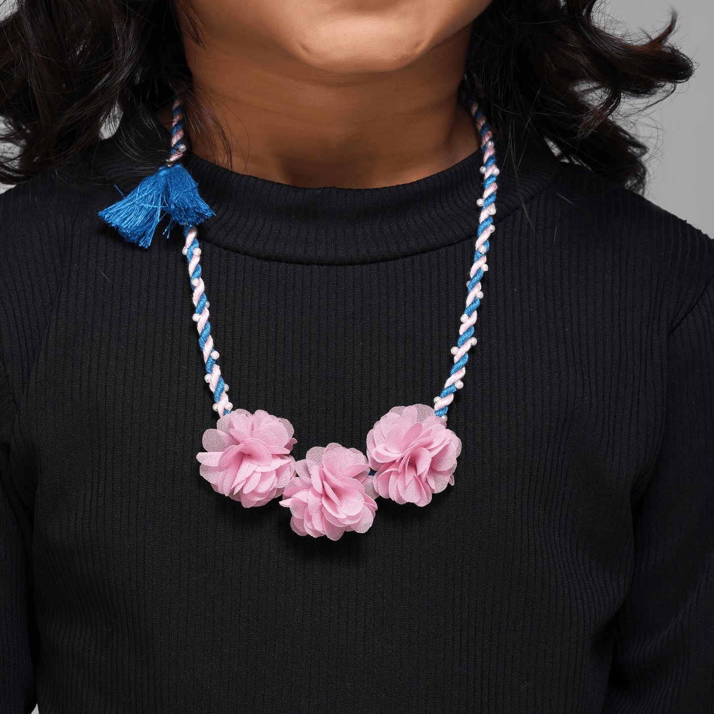 Isabella Necklace With Bag