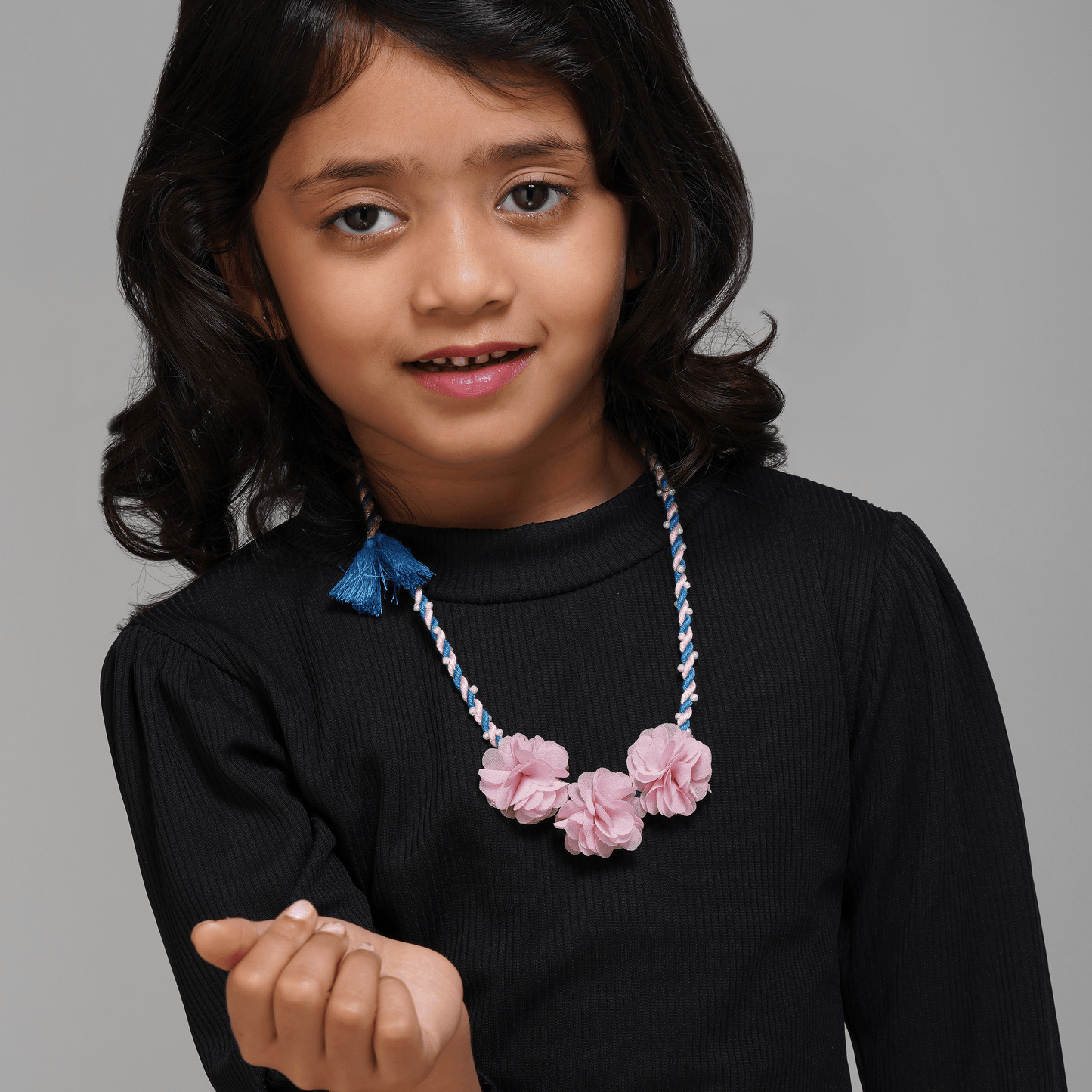Isabella Necklace With Bag