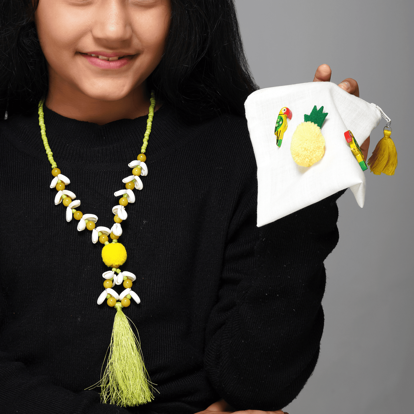 The Sea Side Necklace With Bag