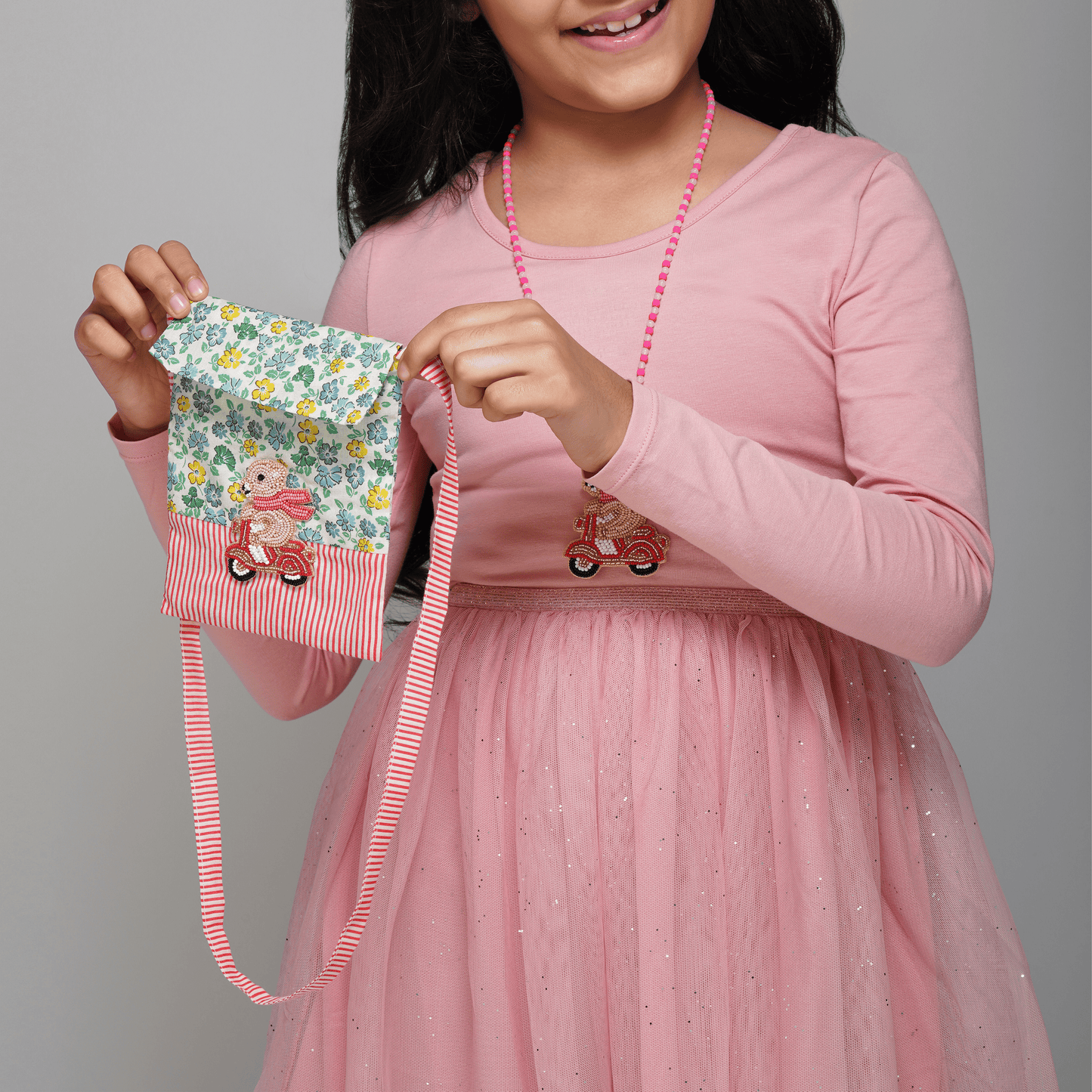 Teddy on Drive Necklace with Bag