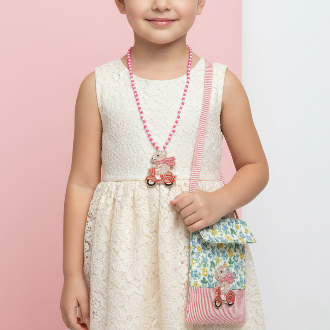 Teddy on Drive Necklace with Bag